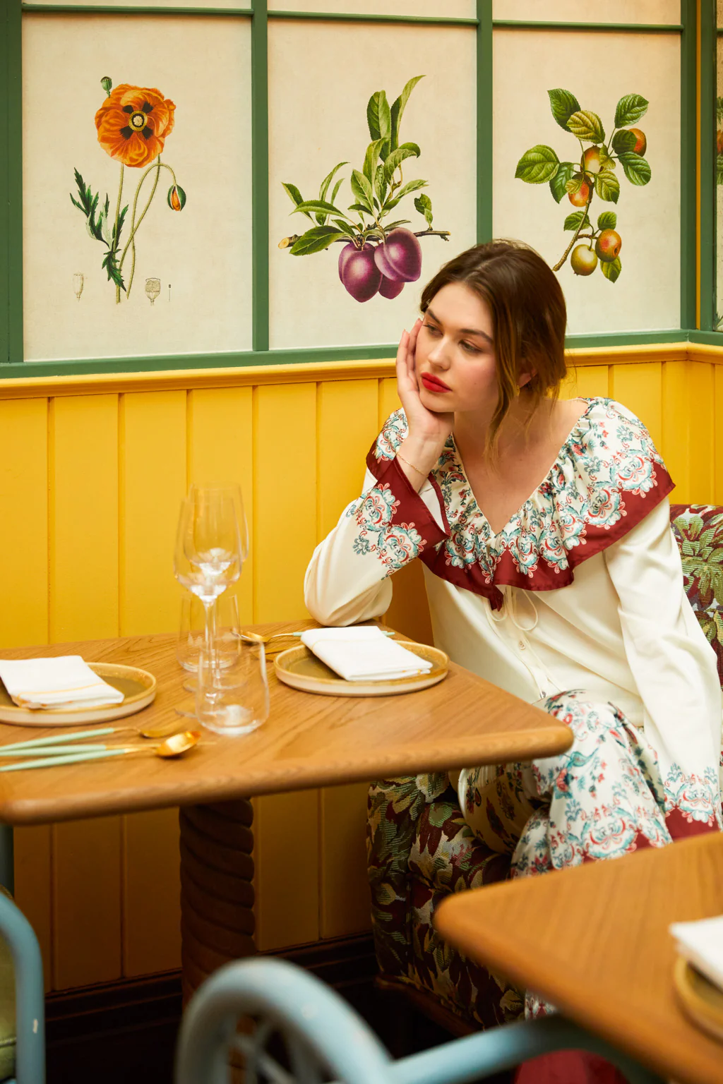 Chemise à col large à imprimé - fleur vintage – Image 6