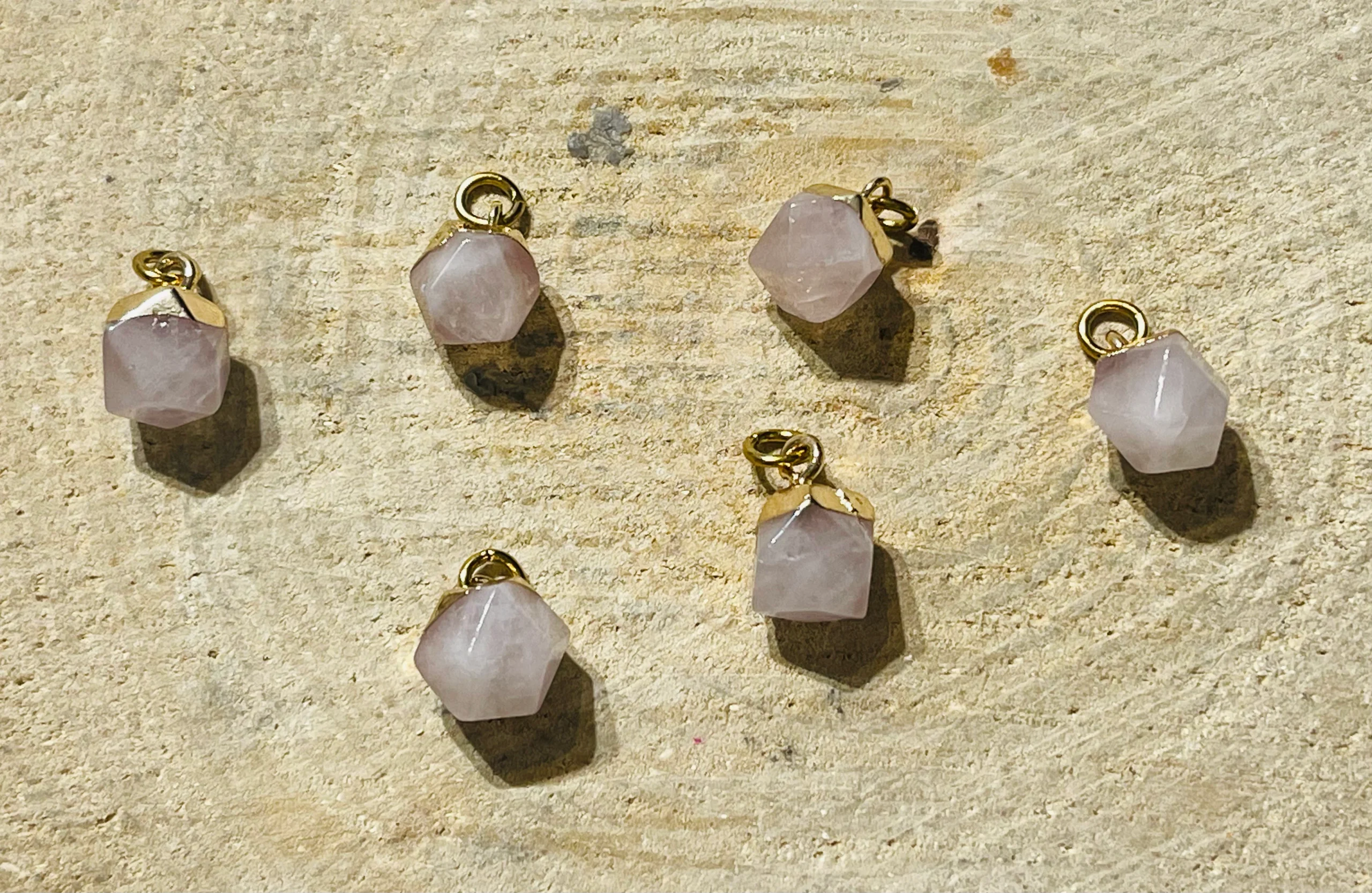 Pendentif en Quartz rose à facette