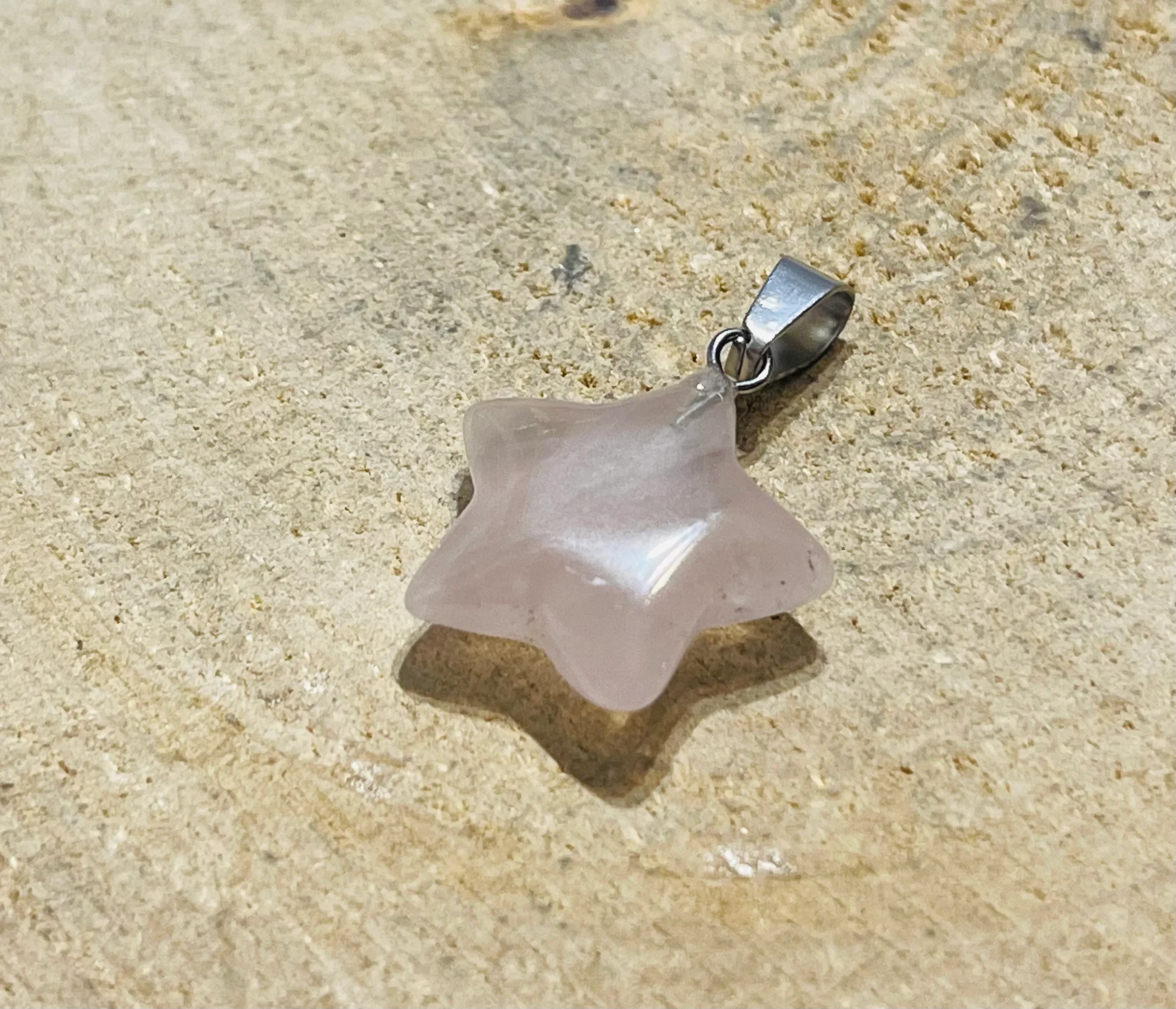 Pendentif Étoile en Quartz rose – Image 3