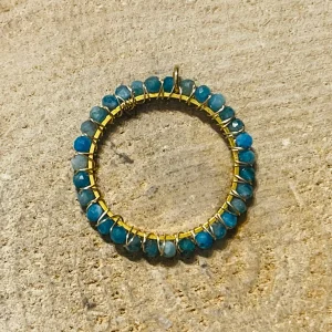 Pendentif en perles naturelles Apatite