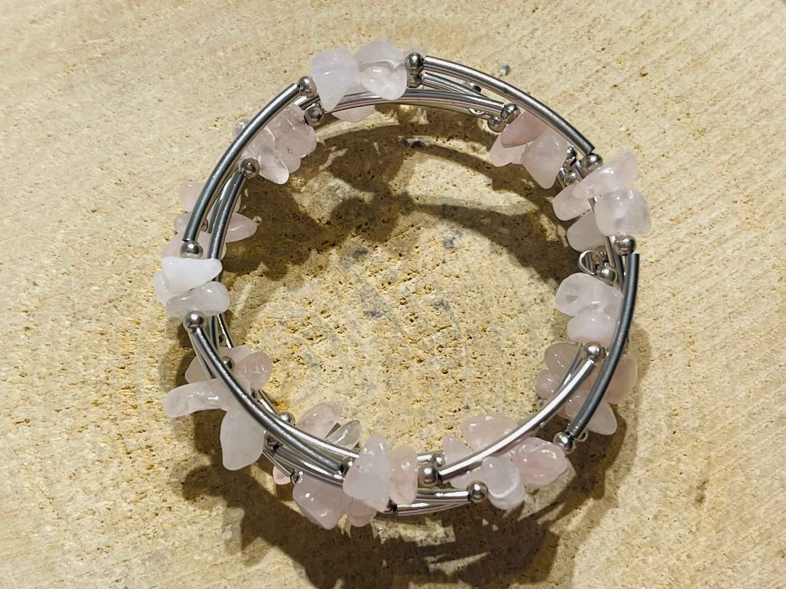 Lot de 5 Bracelets fil à mémoire en perles naturelles en Quartz rose (10) – Image 2