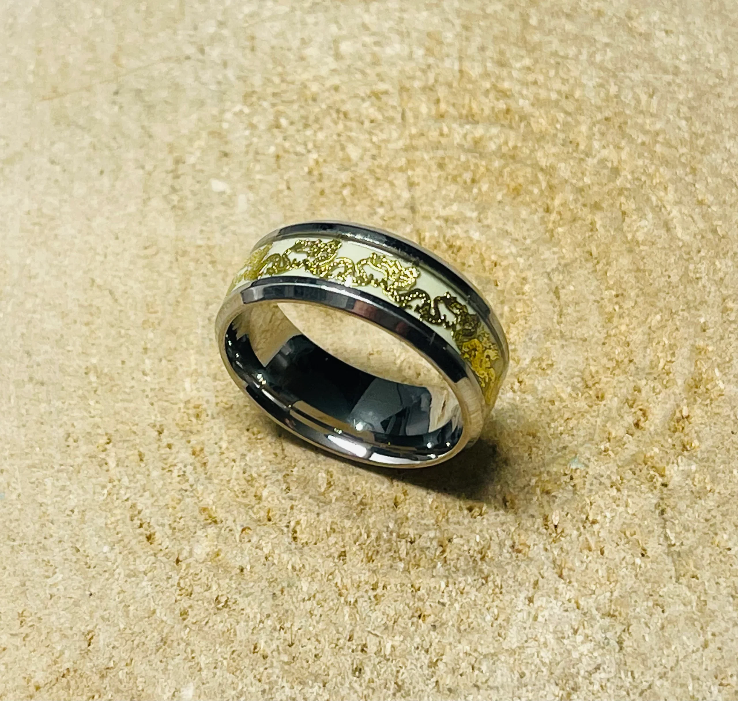 Bague phosphorescente en Acier avec dragon doré, Taille 57 – Image 3