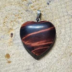 Pendentif en Oeil de Taureau en forme de cœur