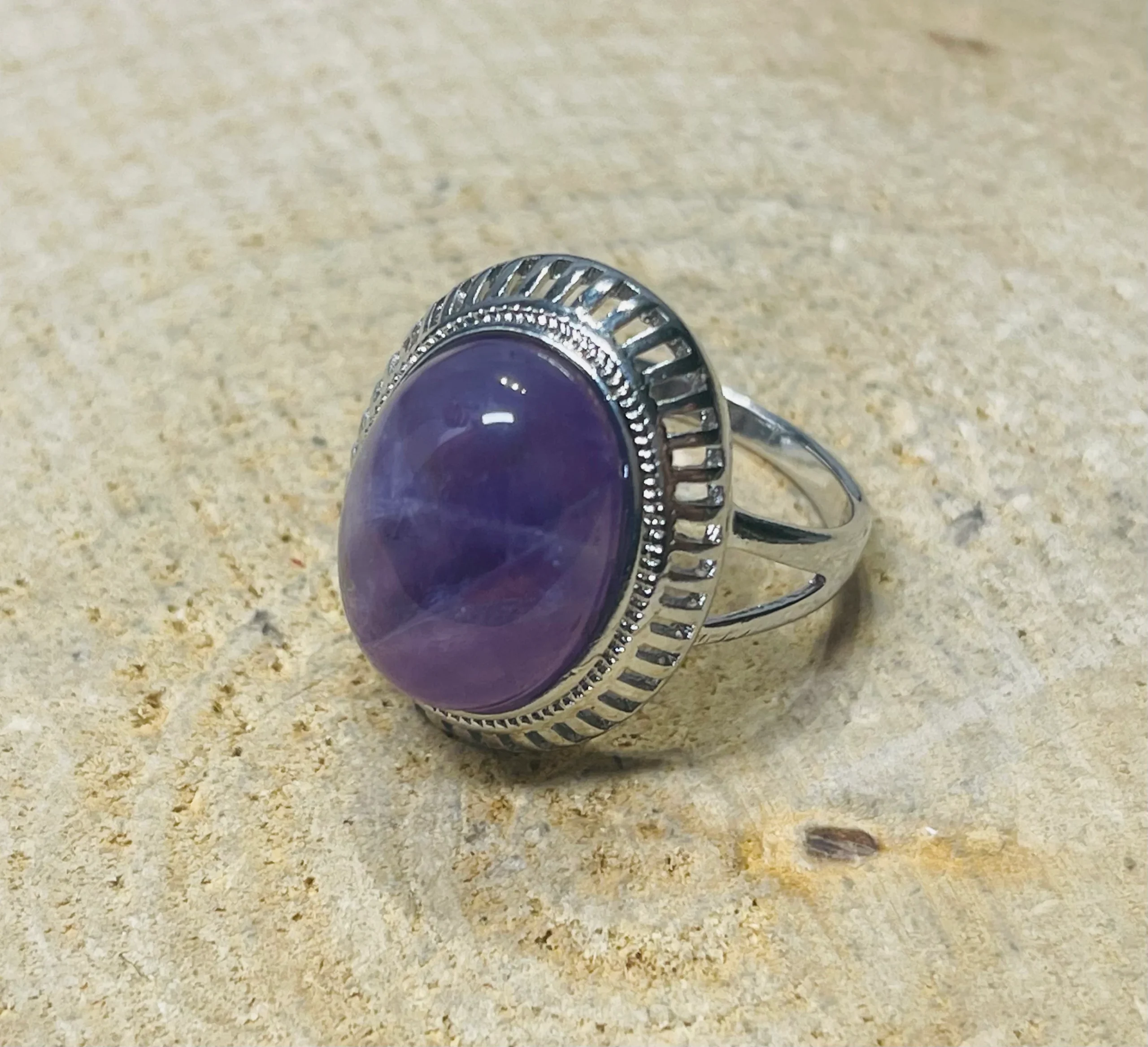 Bague sertie d'une Amethyste , Taille 57 – Image 3