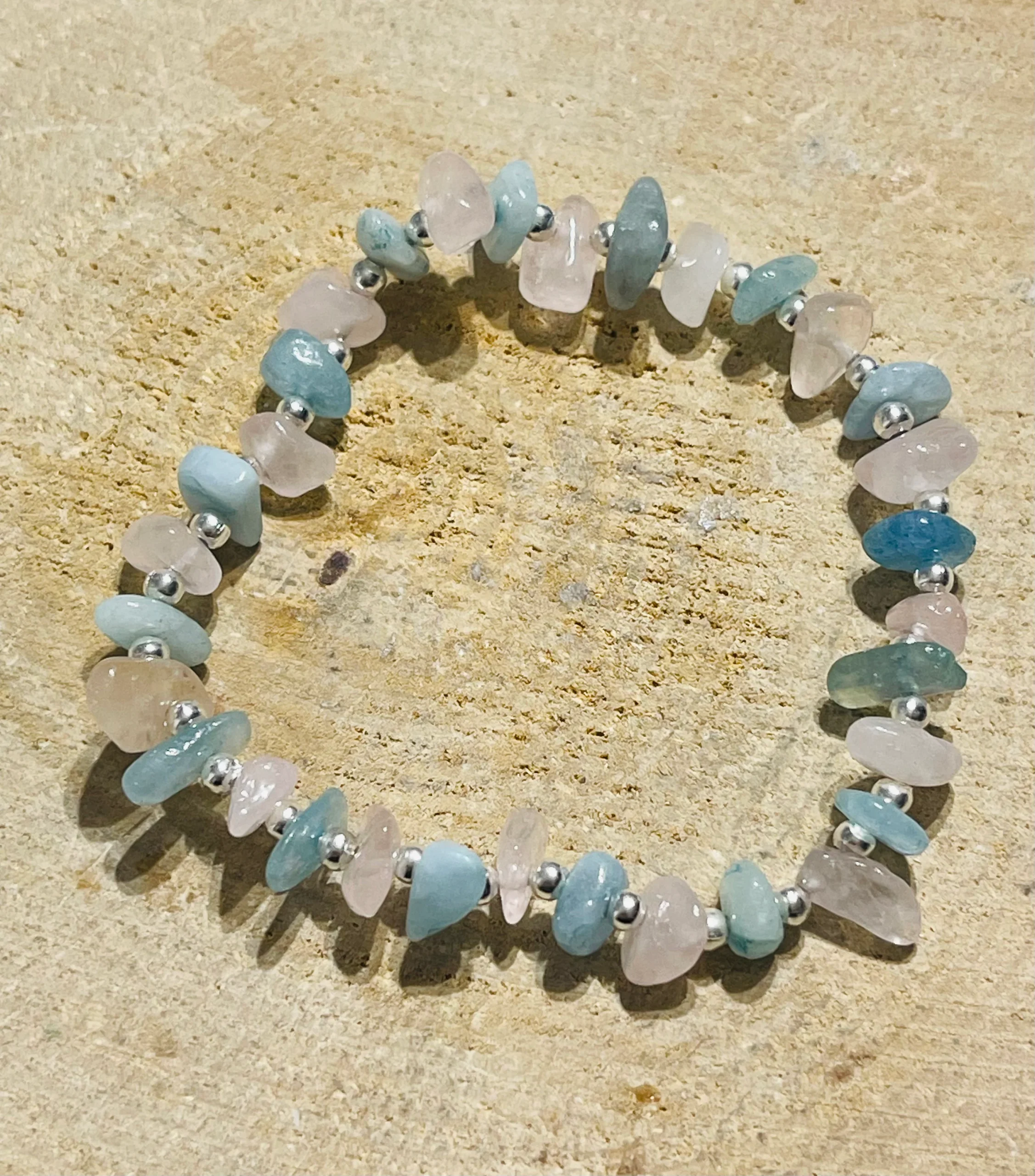 Lot de 5 Bracelets en perles naturelles en Aigue-marine et Quartz rose (91) – Image 3