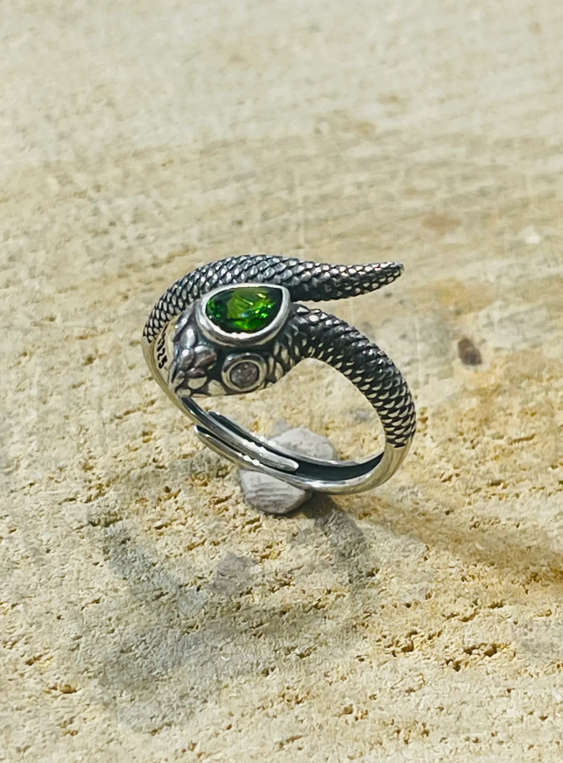 Bague Serpent en Argent 925 sertie d’une Diopside, Taille 57-60 (réglable) – Image 4