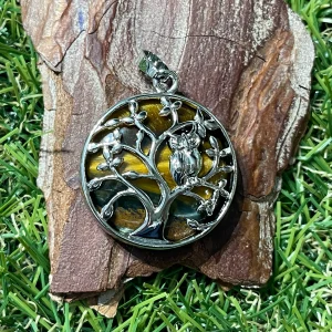 Pendentif en Oeil de tigre avec arbre et hibou