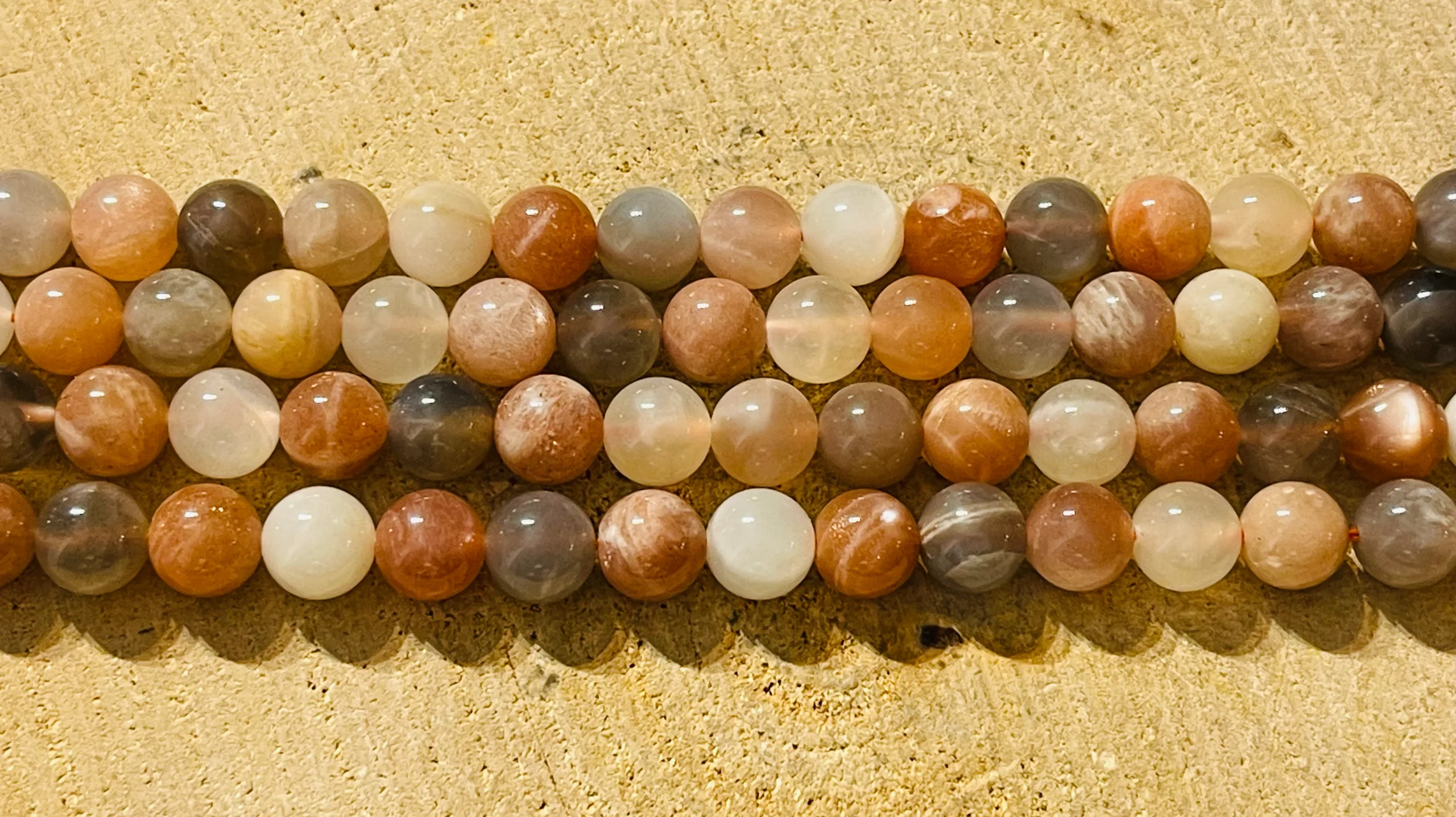 Perles naturelles en Pierre de Lune pêche grise blanche en 8 mm