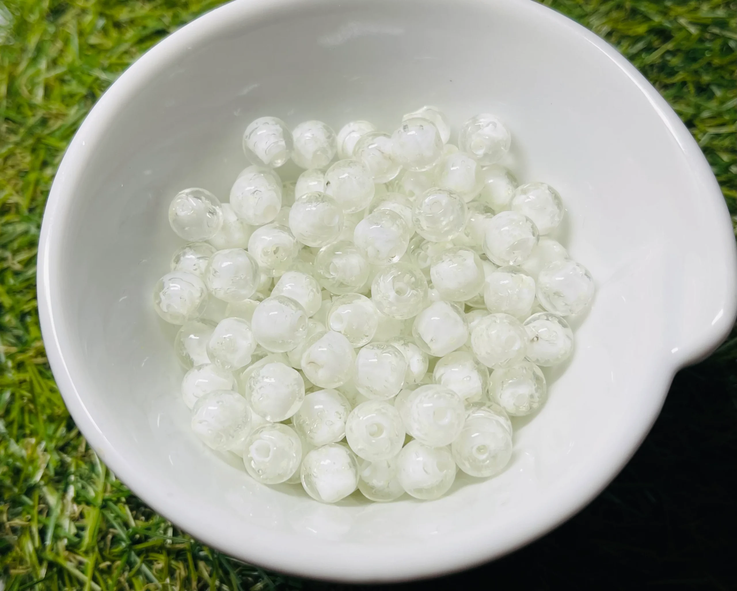 Lot de Perles Lumineuses en verre blanches 8 mm pour bracelet – Image 3