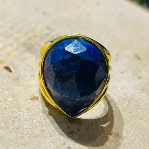 Bague dorée sertie en Lapis-lazuli, taille réglable