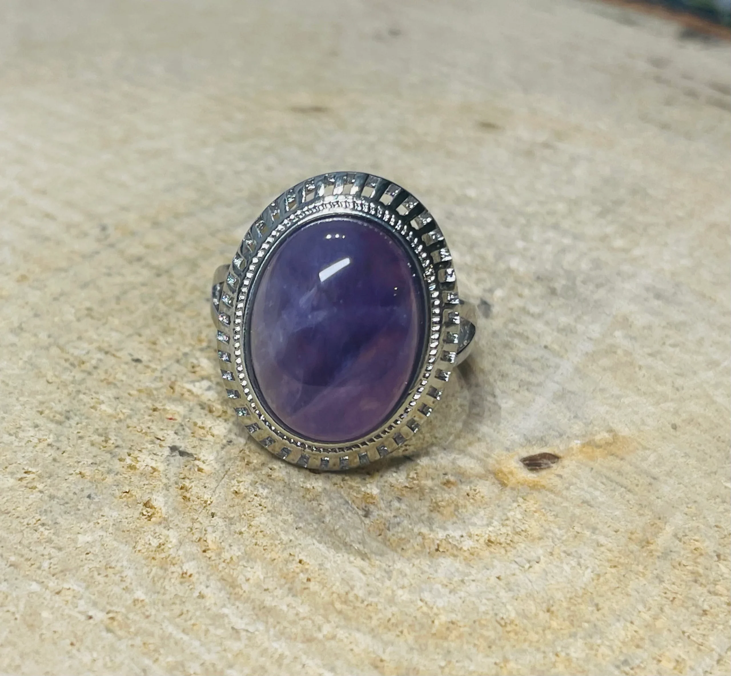 Bague sertie d'une Amethyste , Taille 57 – Image 2