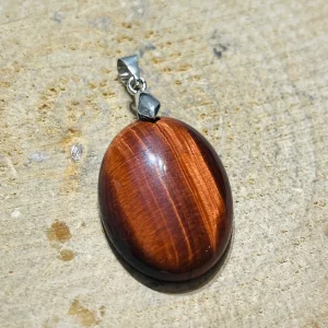 Pendentif en Oeil de Taureau cabochon