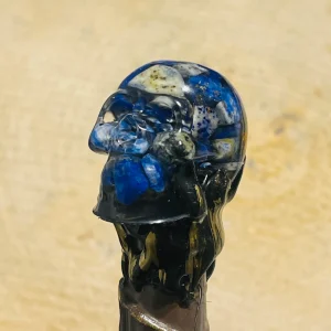 Baguette magique de sorcière en Lapis-lazuli en forme de crâne