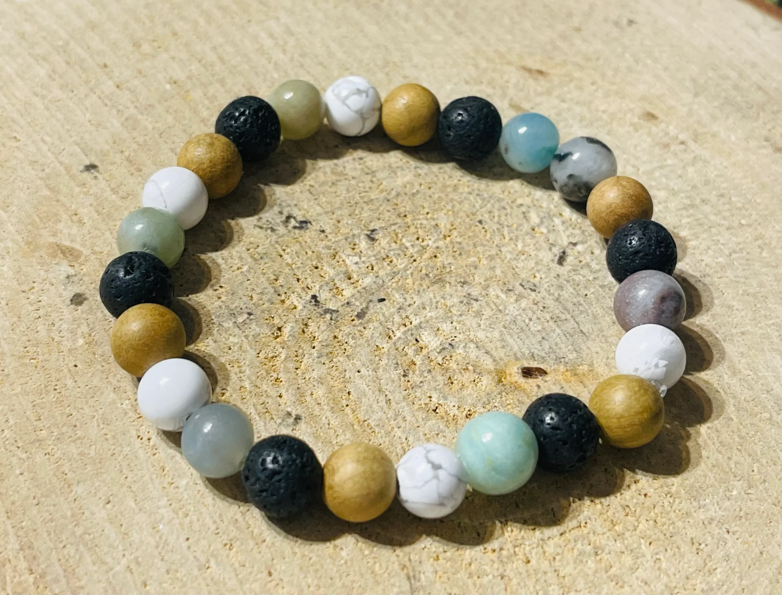 Lot de 5 Bracelets en perles en pierre naturelle Howlite, Multi Amazonite, Pierre de lave et bois de Santal 8 mm (81)