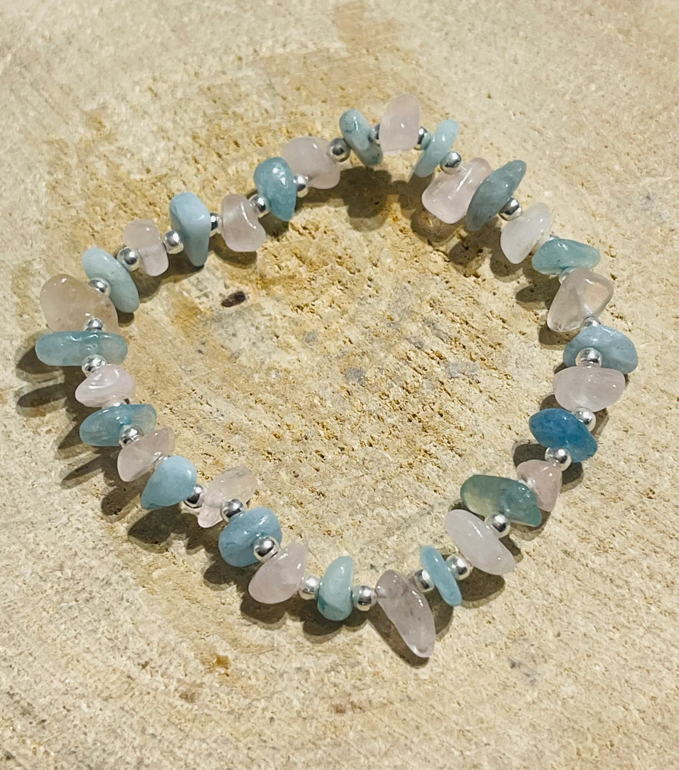 Lot de 5 Bracelets en perles naturelles en Aigue-marine et Quartz rose (91) – Image 2