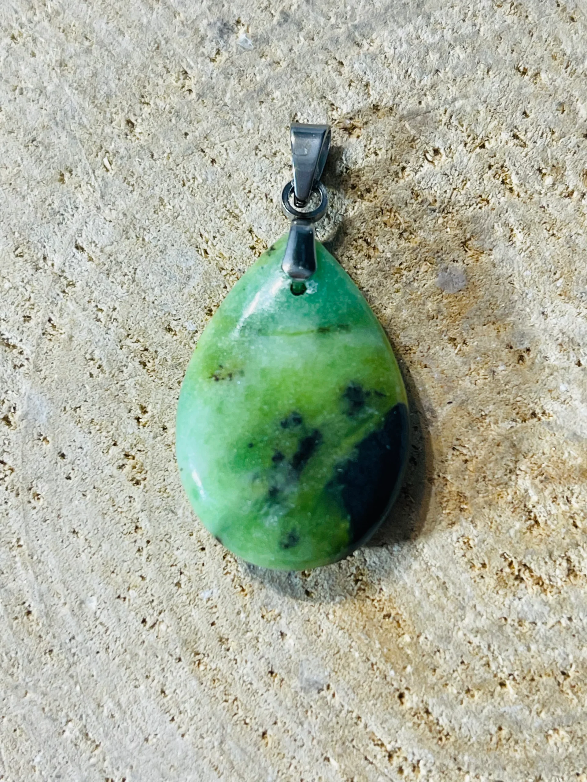 Pendentif en Serpentine d’Australie cabochon au choix – Image 5