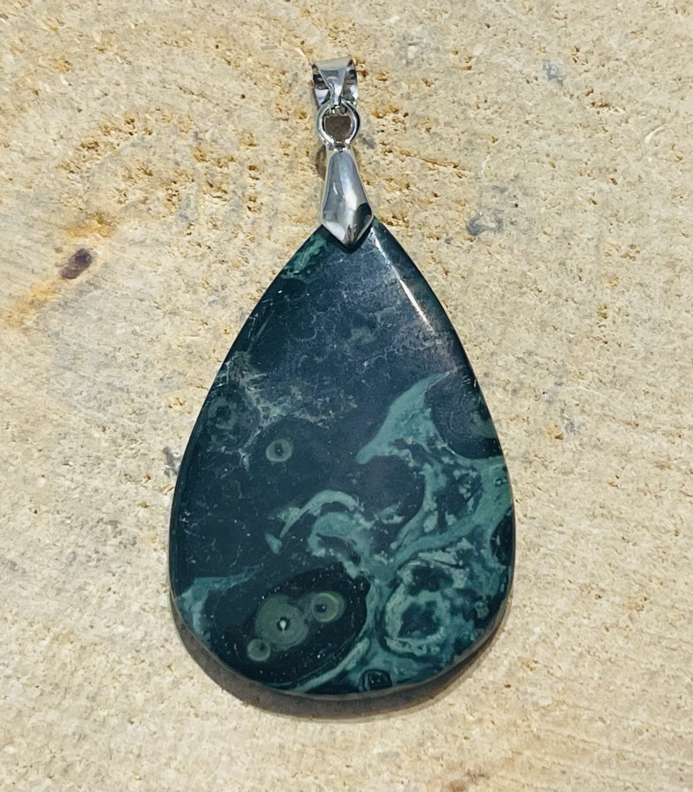 Pendentifs en Jaspe Kambaba au choix (2) – Image 3