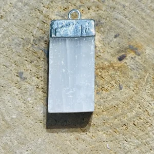 Pendentif en Sélénite brute