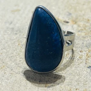 Bague sertie d’une Lapis-lazuli , taille réglable