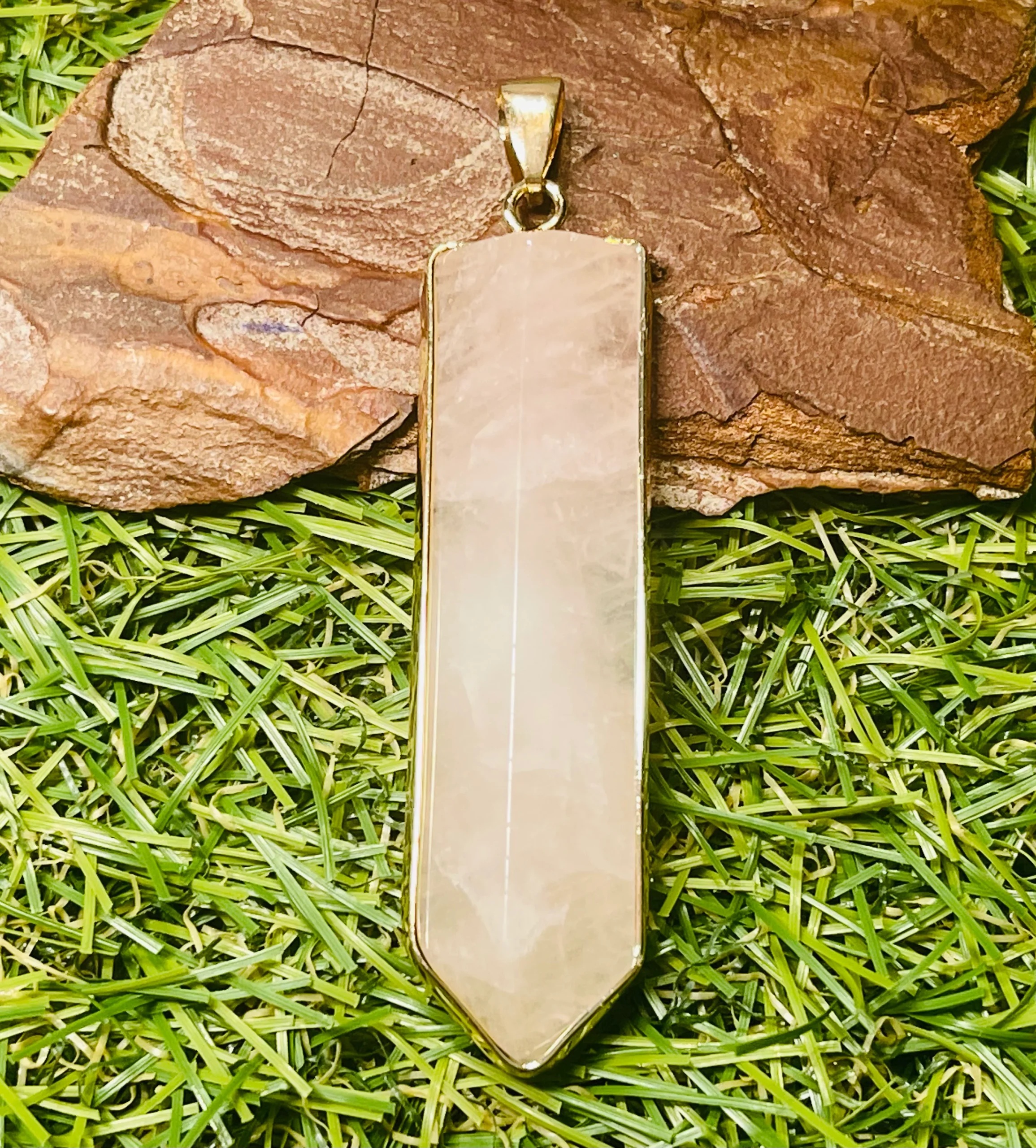 Pendentif en Quartz rose facetté