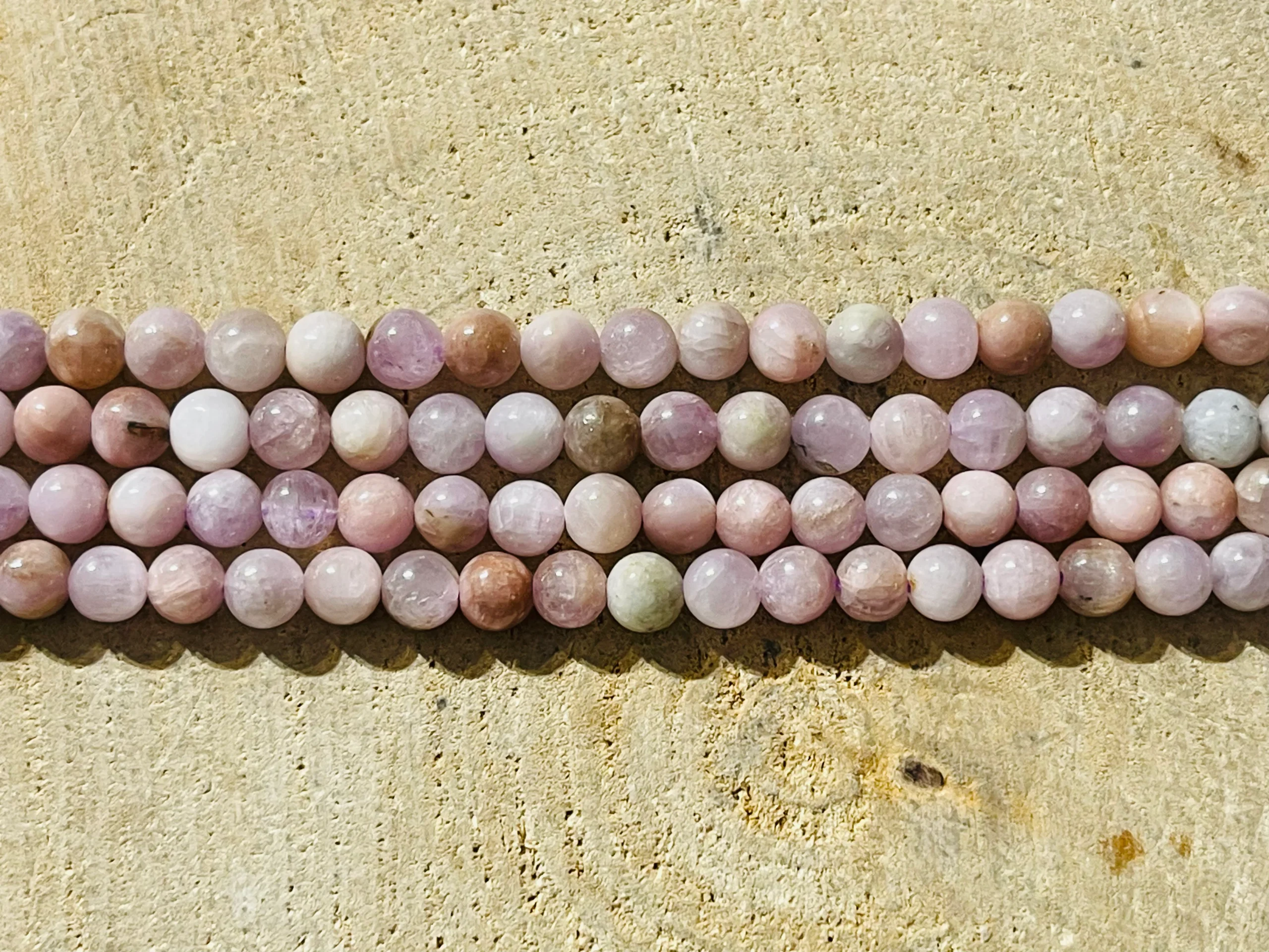 Perles en pierre naturelle en Kunzite en 6 mm