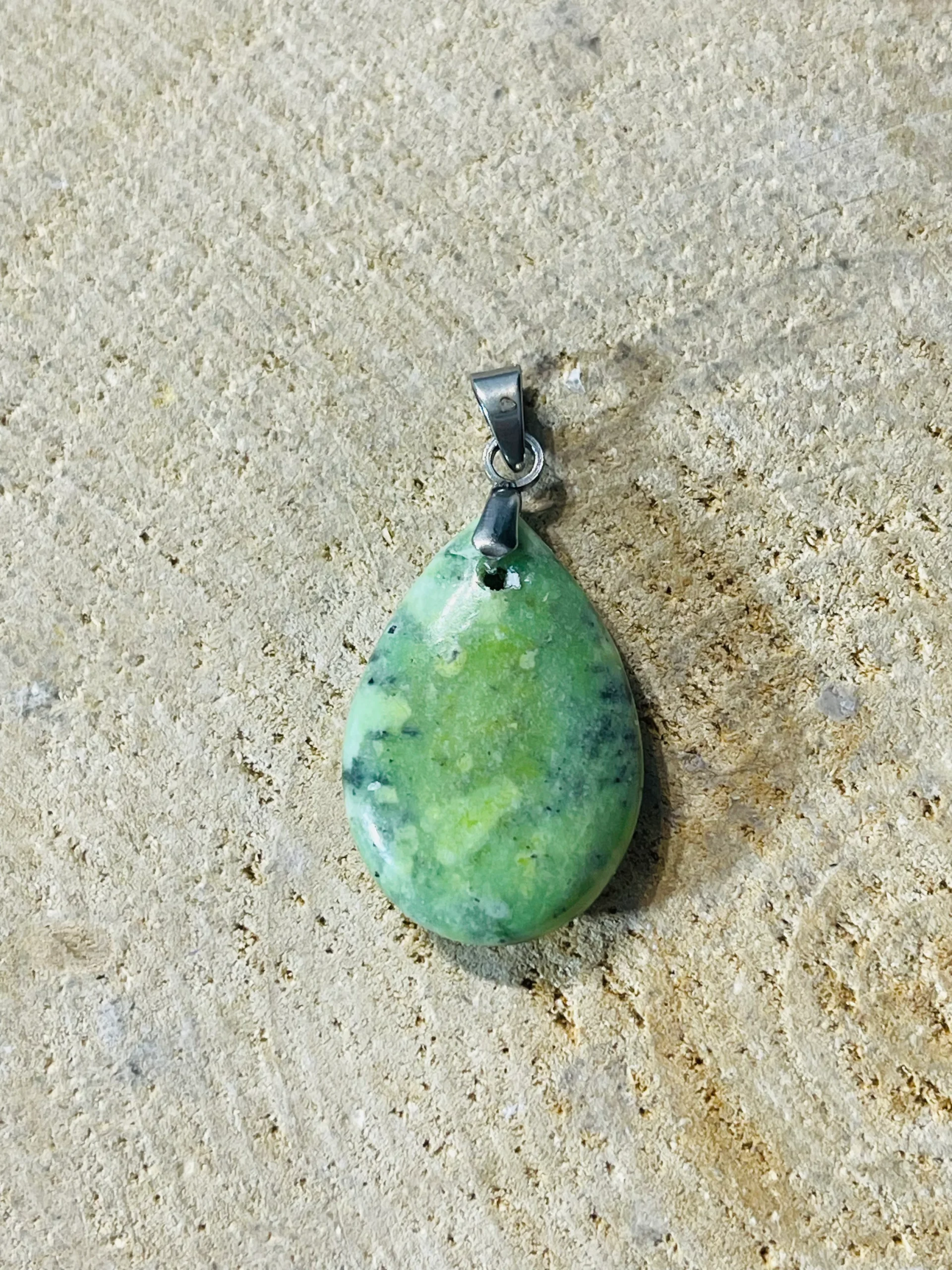 Pendentif en Serpentine d’Australie cabochon au choix – Image 9