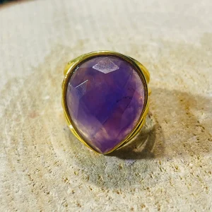 Bague dorée sertie d’Amethyste, taille réglable