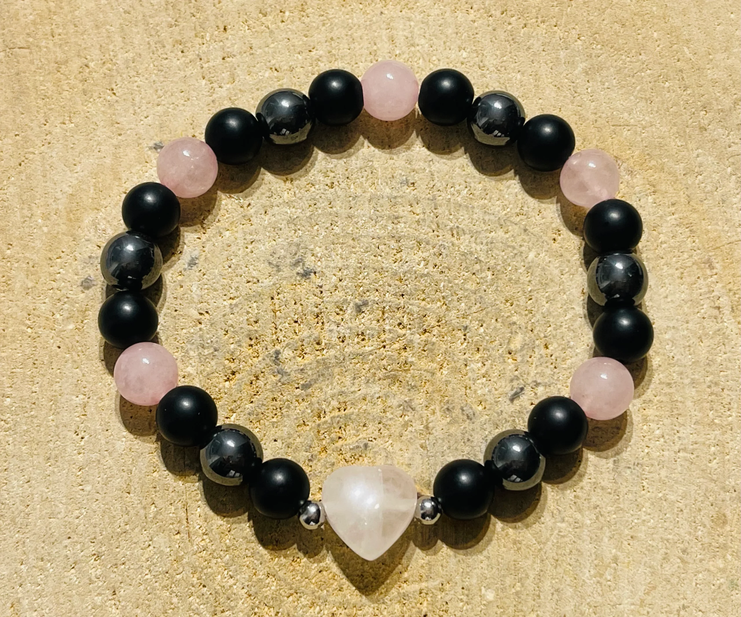 Lot de 5 bracelets en perles naturelles quartz rose 8 mm et cœur (71)