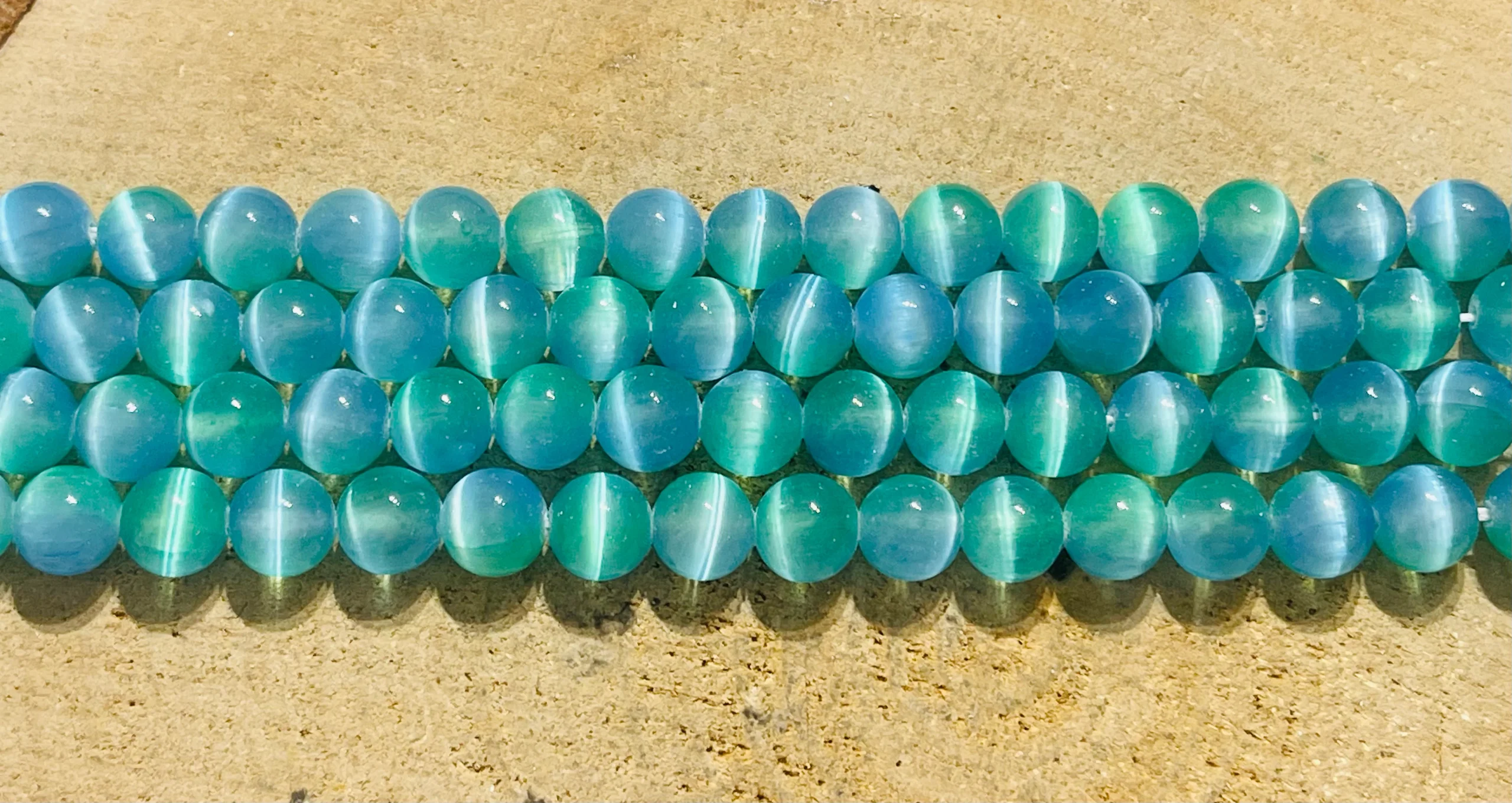 Perles en pierre naturelle en Sélénite bleue verte du Canada en 8 mm