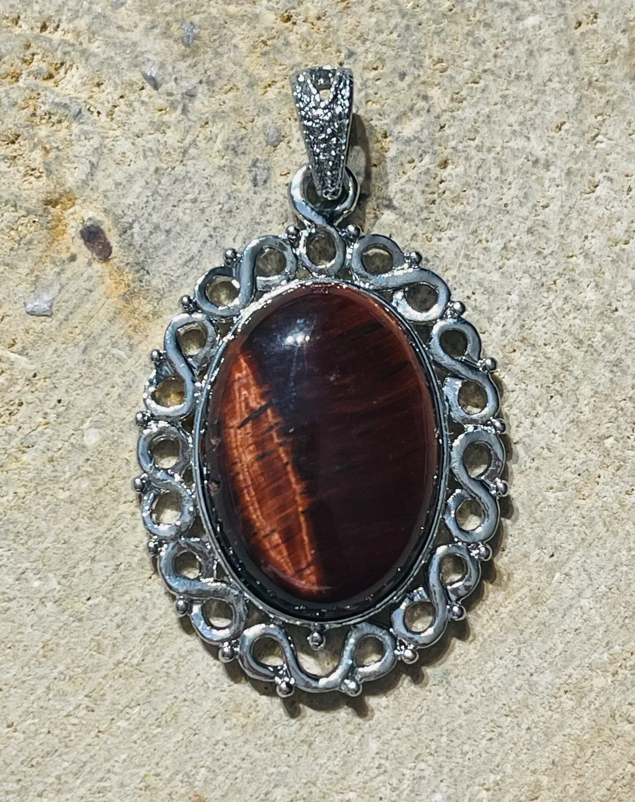 Pendentif en Oeil de Taureau – Image 2