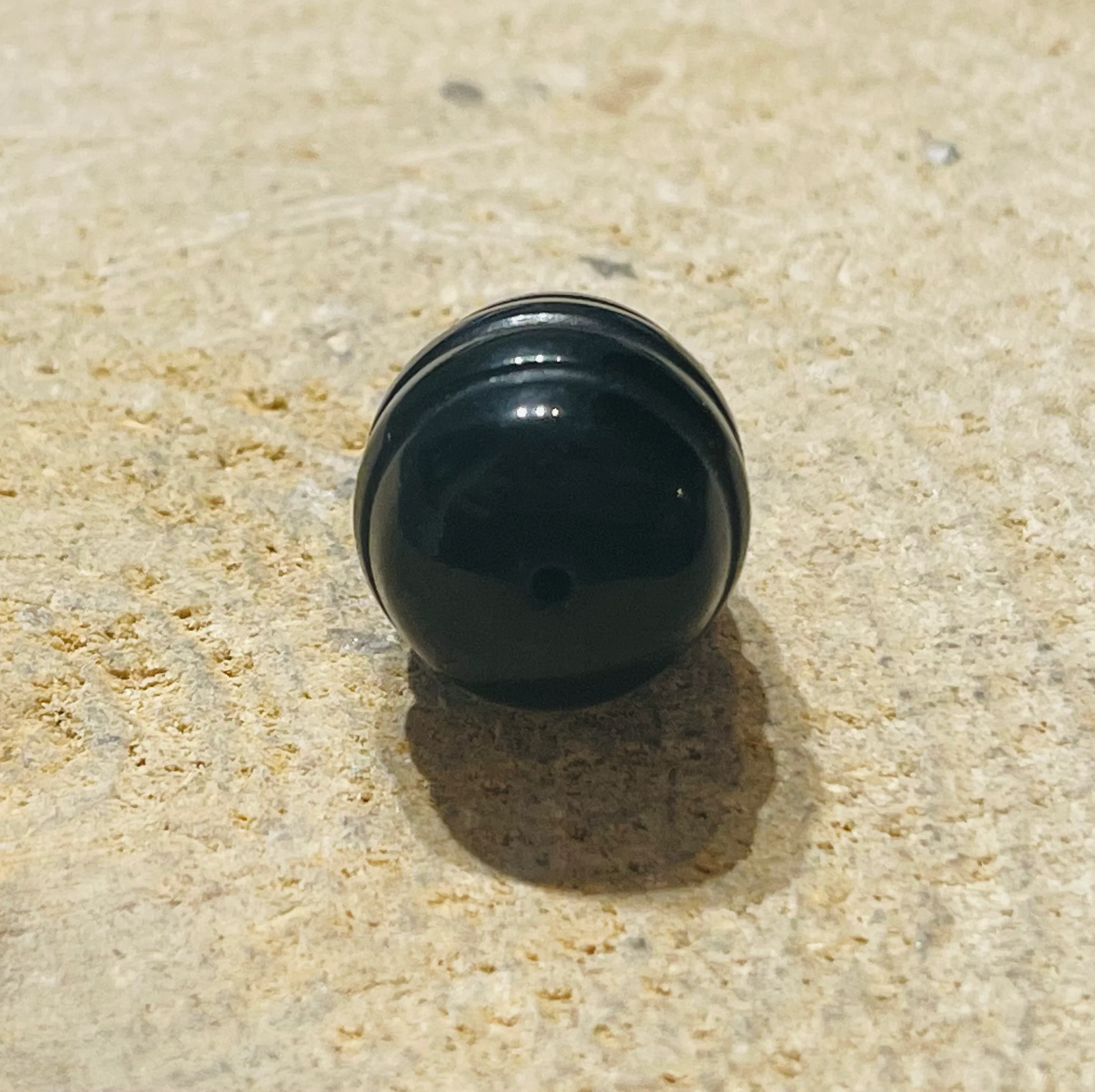 Lot de 2 Perles naturelles en Onyx en forme de ruche – Image 4