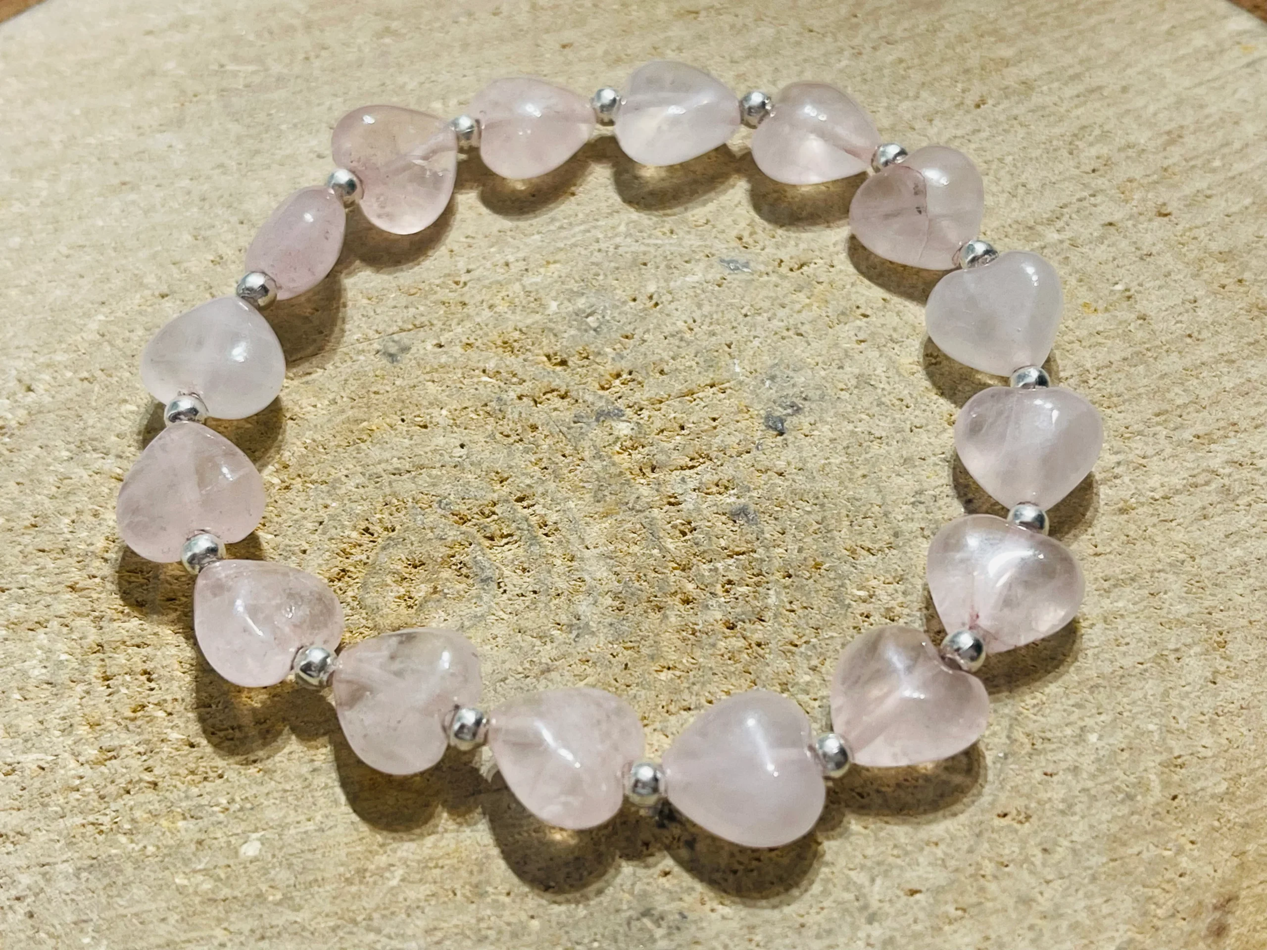 Lot de 5 Bracelets en perles naturelles en Quartz rose Coeur (58) – Image 3