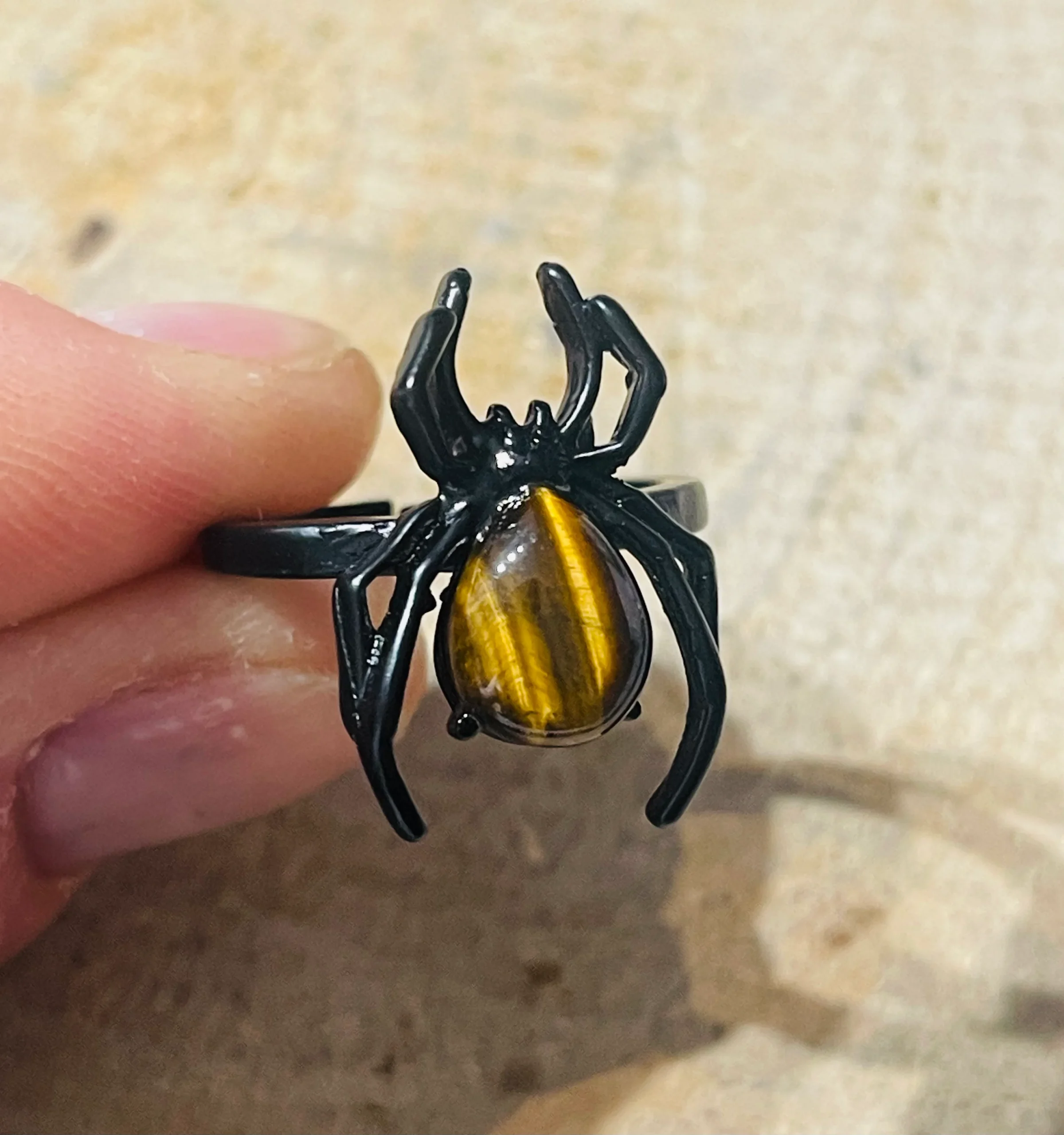 Bague Araignée en Oeil de tigre, Taille 53-59 (réglable)