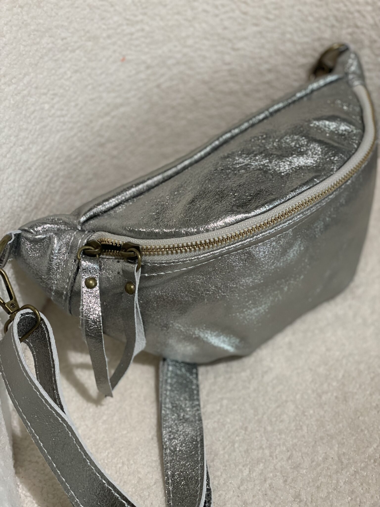 Banane Argent Foncé – Image 3