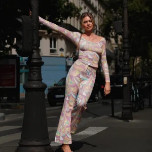 Haut en jersey à col rond à motif géométrique rétro - multicolore