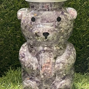 Amé l’Ourson rempli de pépites en pierre naturelle Améthyste