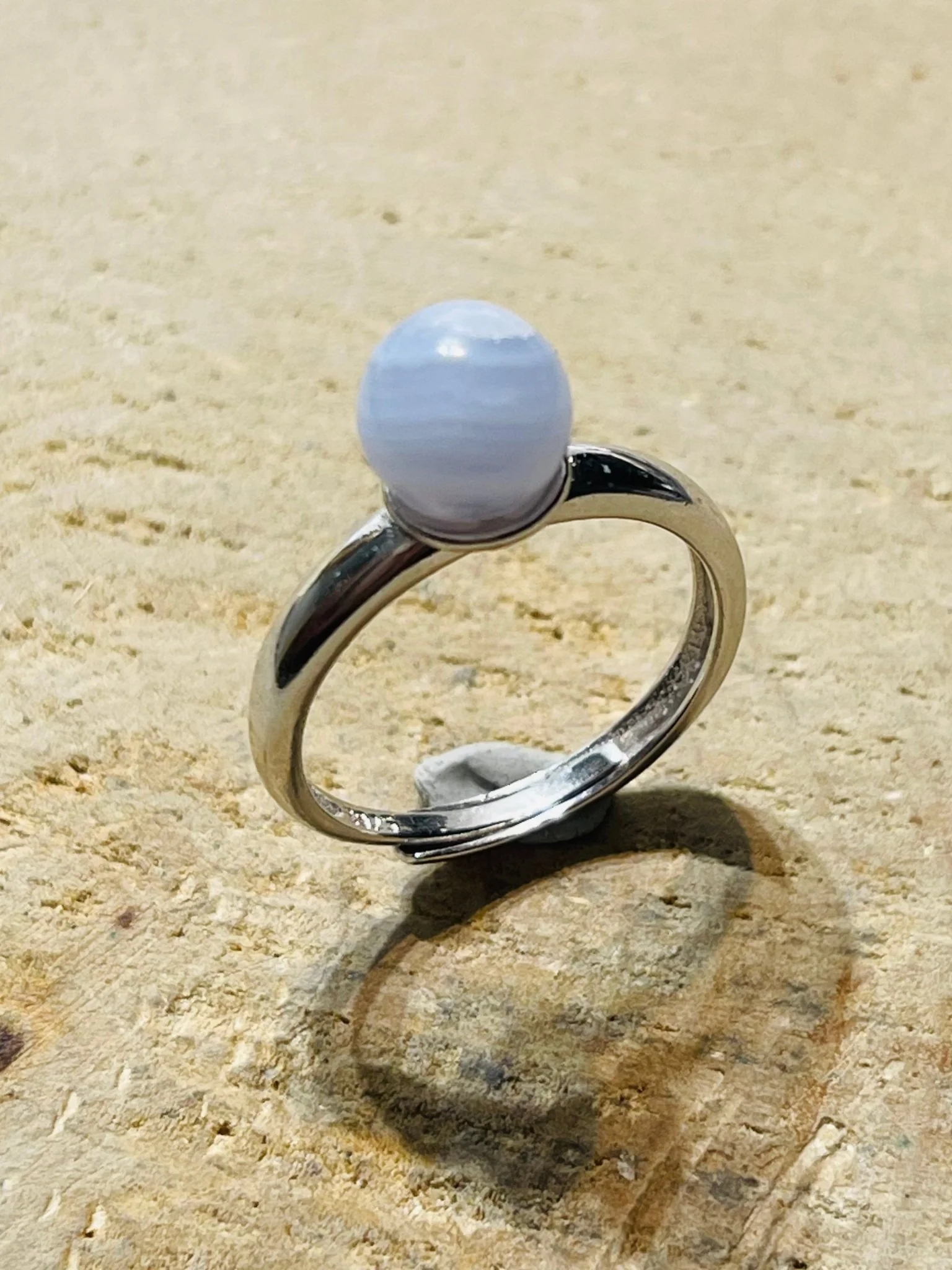 Bague en Argent 925 sertie d’une perle en Calcédoine, Taille réglable