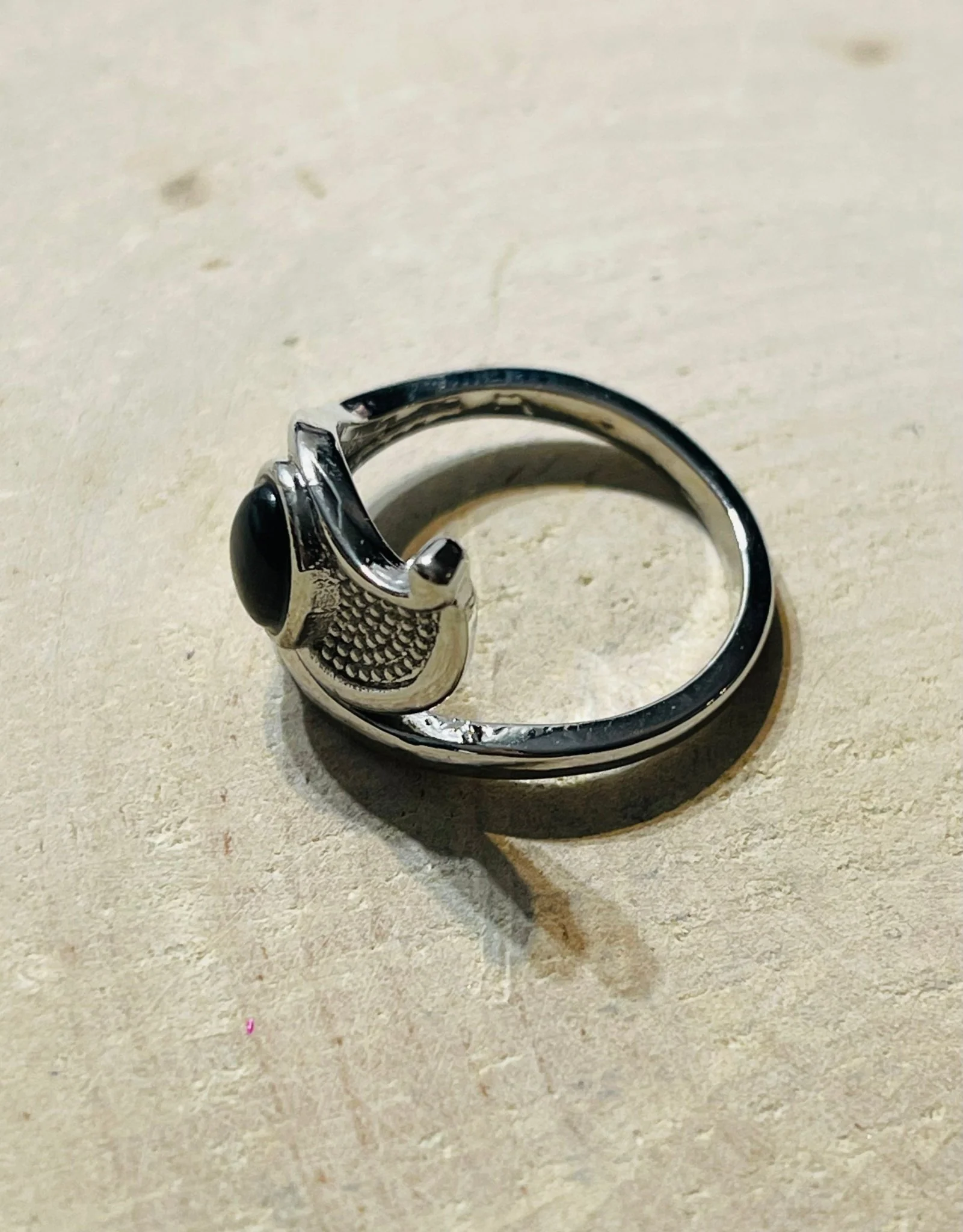 Bague en Oeil d' Horus sertie d'un Hypersthène , taille réglable – Image 5