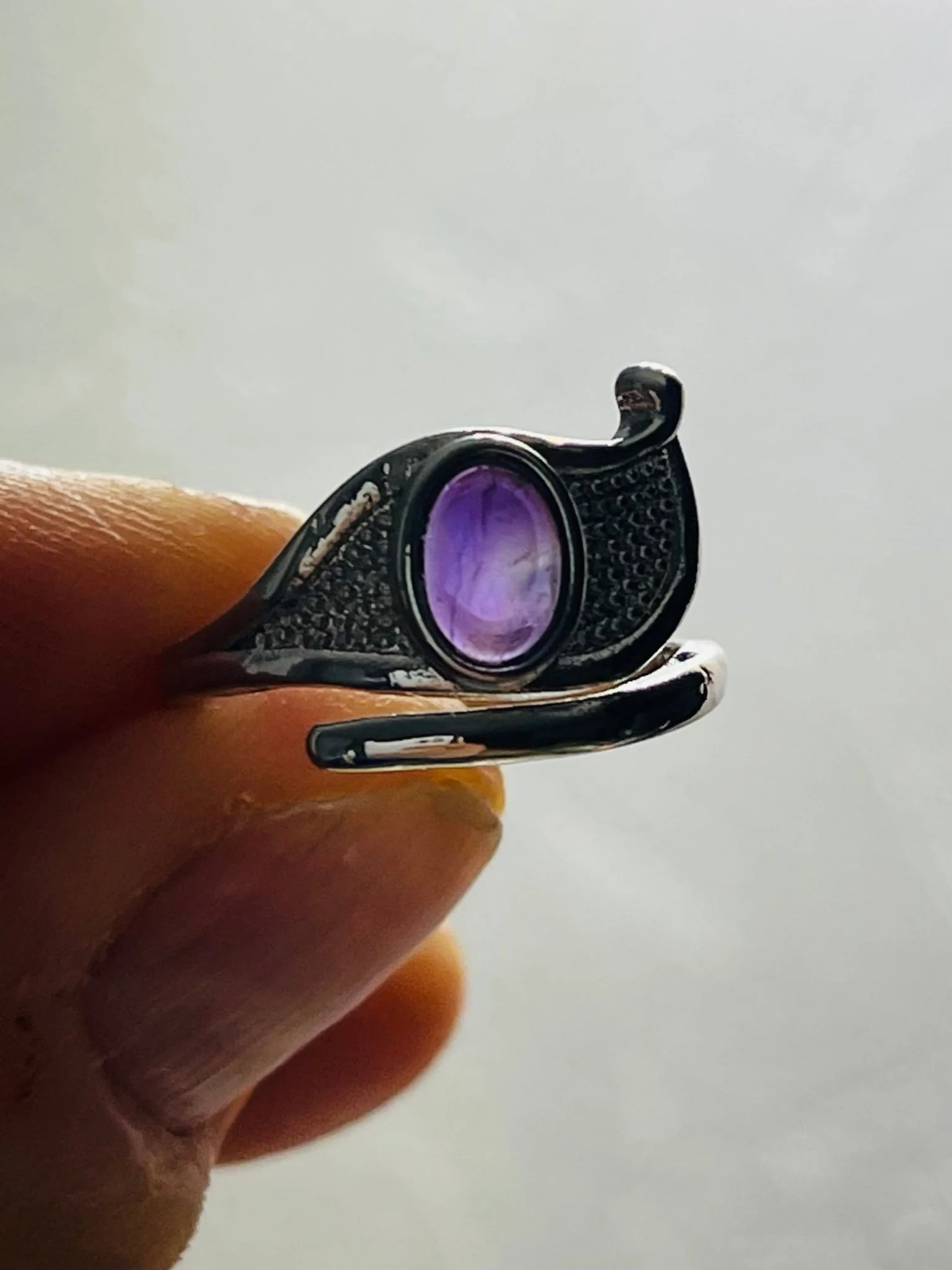 Bague en Oeil d' Horus sertie d'une Améthyste, taille réglable – Image 3