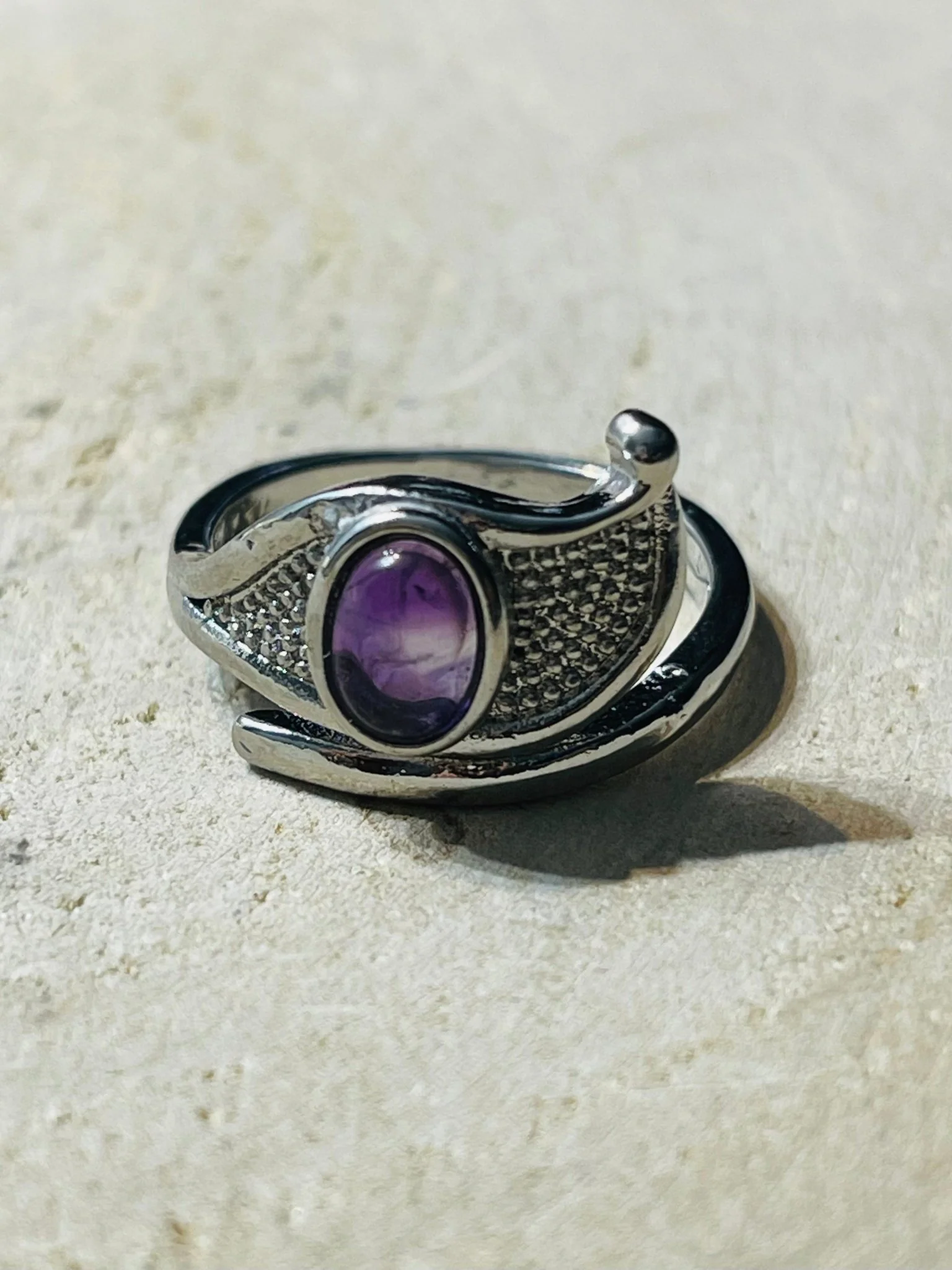 Bague en Oeil d' Horus sertie d'une Améthyste, taille réglable – Image 2