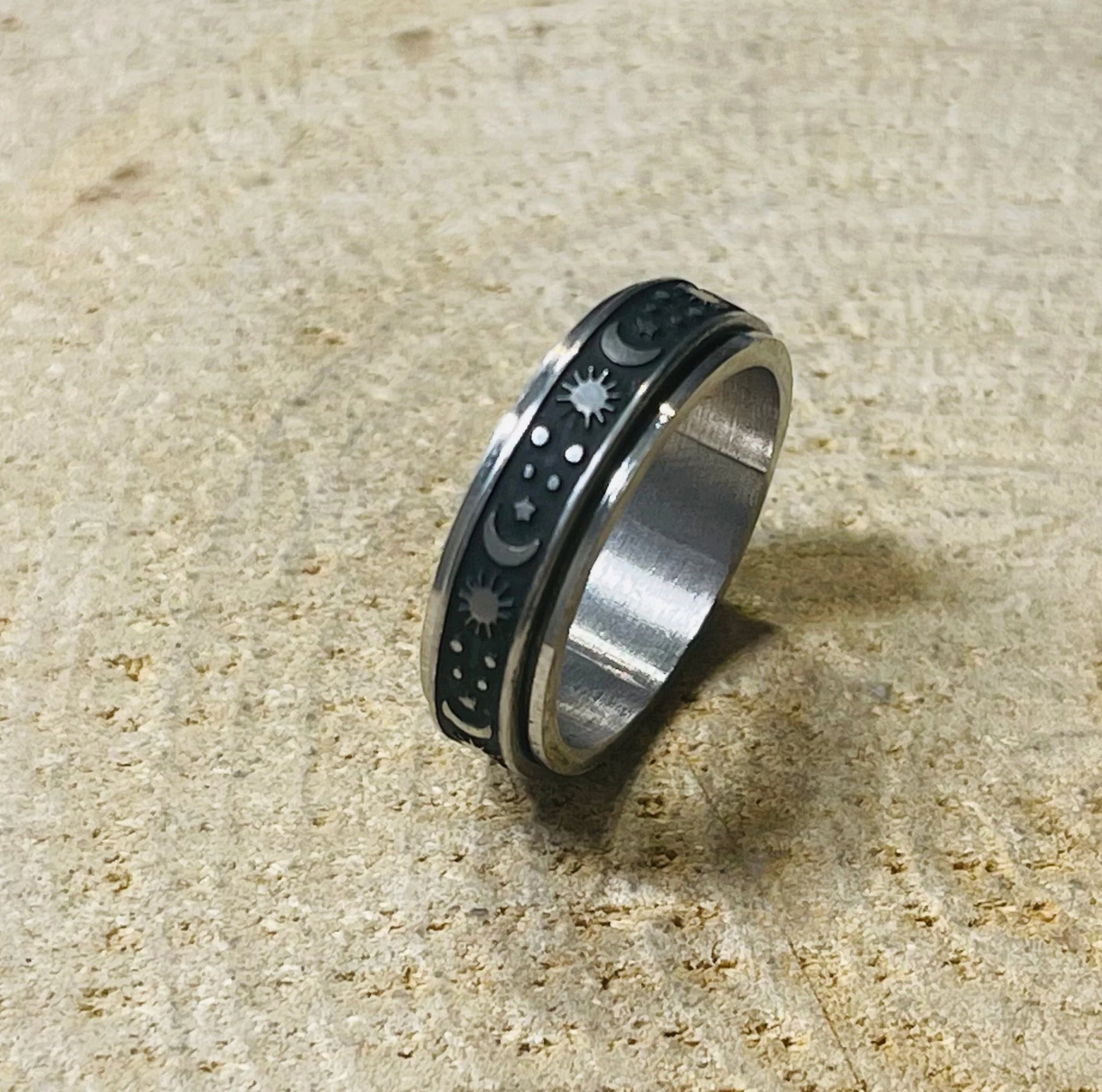 Bague rotative en Acier au Titane avec lune soleil étoile , Taille 53