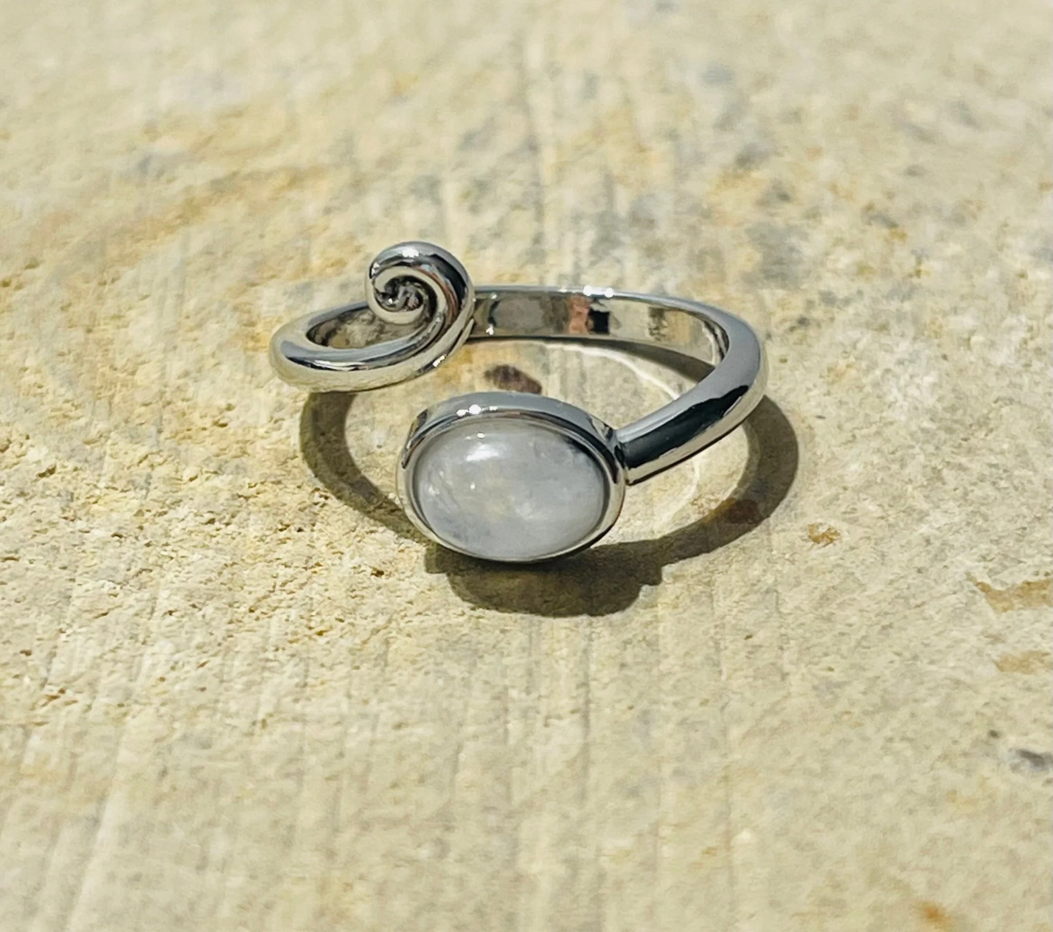 Bague vague en Péristérite ovale, Taille réglable – Image 4