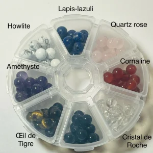 Boite de 120 perles en pierres naturelles en 8 mm, 8 variétés différentes.