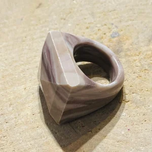 Grosse bague entièrement faite en Jaspe (2)