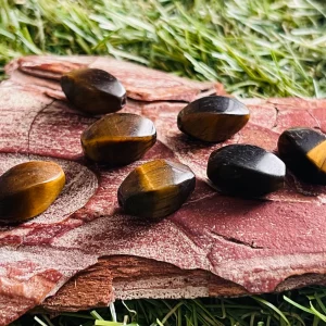 Lot de 10 Perles naturelles en Oeil de Tigre torsion en 8 mm