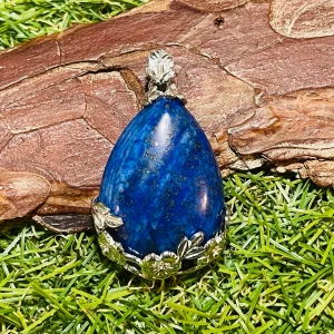 Pendentif en Lapis-lazuli cabochon et fleurs