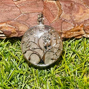 Pendentif en Quartz rose avec arbre et hibou