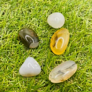 Lot de 5 pierres roulées en Agate