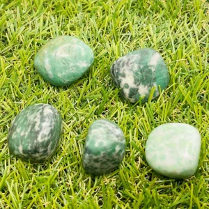 Lot de 5 pierres roulées naturelles en Jade vert