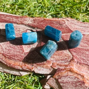 Lot de 5 Perles naturelles tubes en Apatite